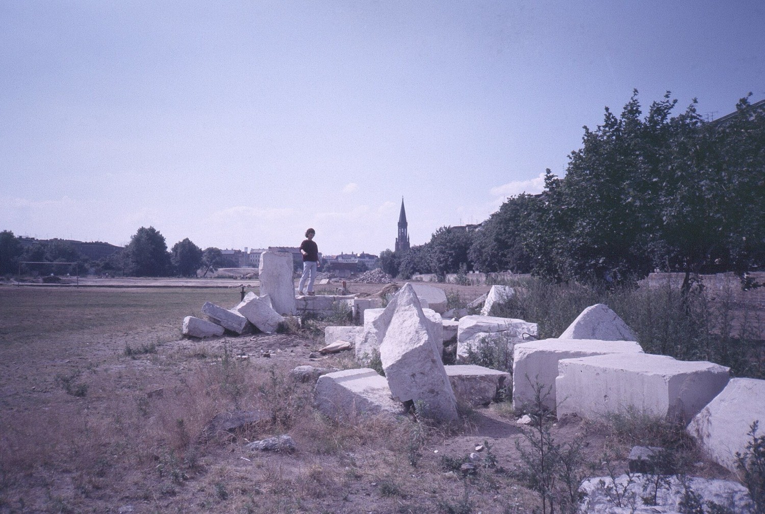 GÖRLITZER PARK UNDER CONSTRUCTION — kare KH-0113, 1987