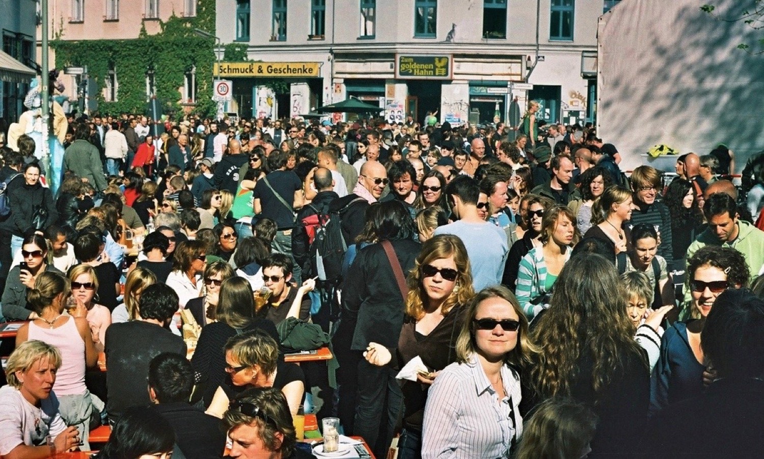MYFEST CROWD, HEINRICHPLATZ — 1 MAY — kare KH-0117, 2007